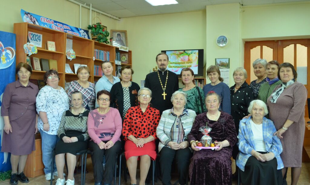 Пасхальная встреча в Православной гостиной